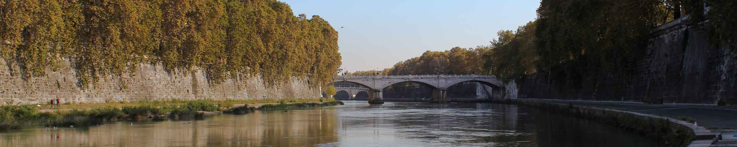 Image of bridge over Tibern near Villa Farnesina in Rome