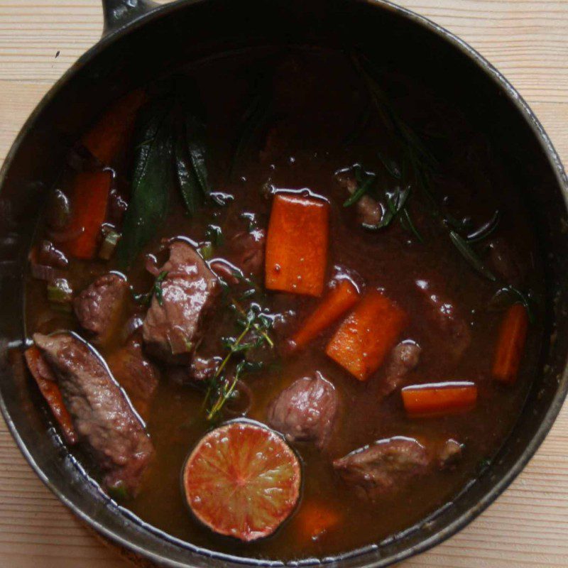 Braised beef in wine