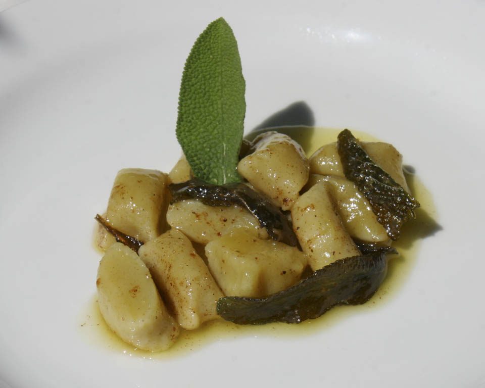 Gnocchi recipe with butter and sage - Italian Notes