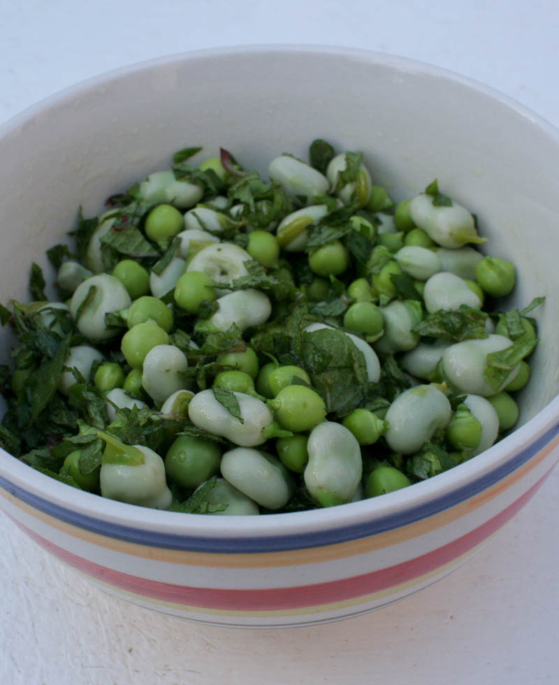 Image of salad of fava and peas