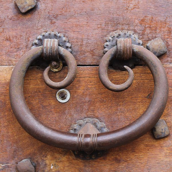 Abruzzo door knockers 1