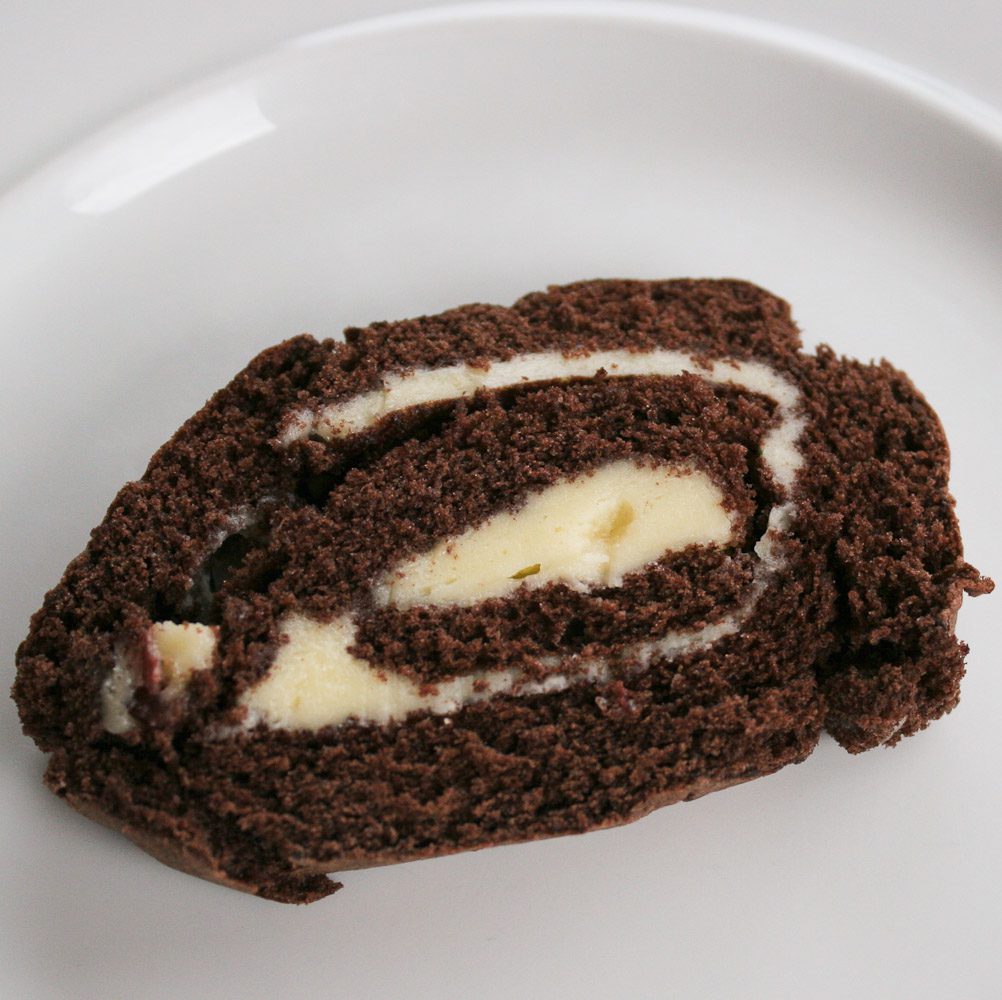 Chocolate roll with buttercream - Italian Notes