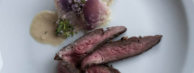 Flank steak with loads of onions - Itailan Notes