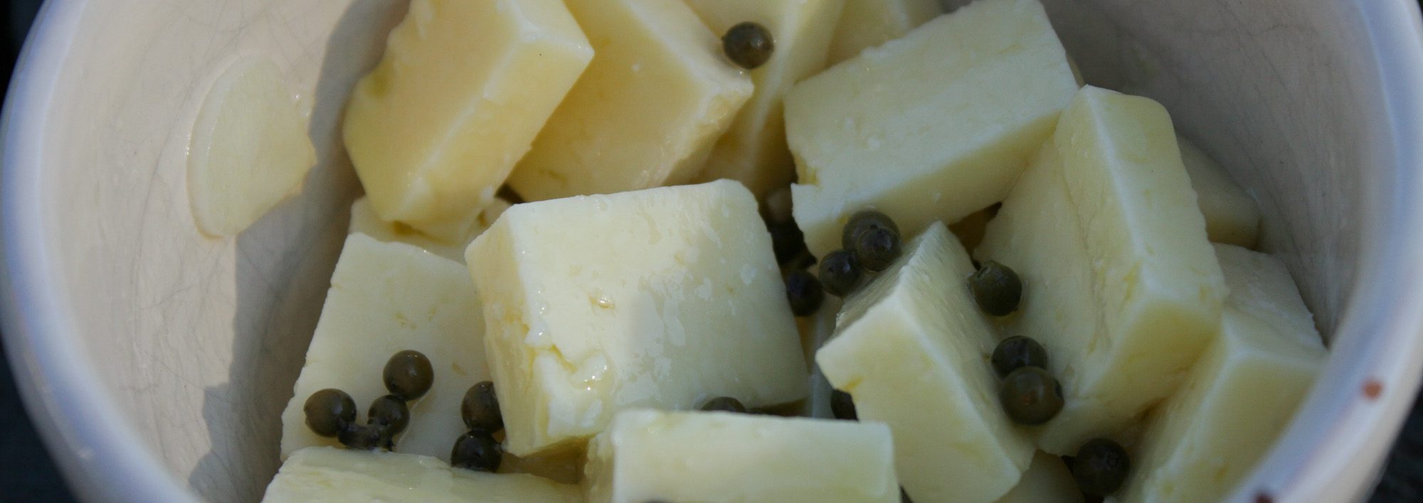 Marinated cheese - Italian Notes