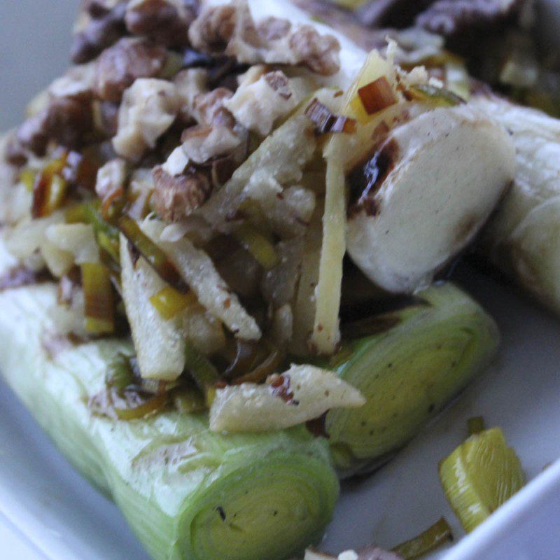 Roasted leeks Photo of Roasted leeks with lemon peel and walnuts