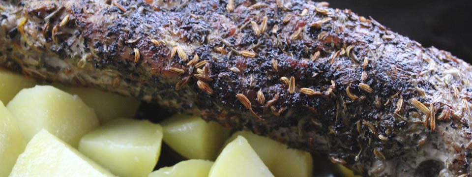 Pork tenderloin in smoked tea and herbs
