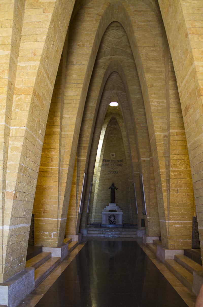 Image of the crypt under the Italian Sailor Monument in Brindisi