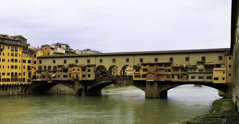 ponte vecchio bridge inside