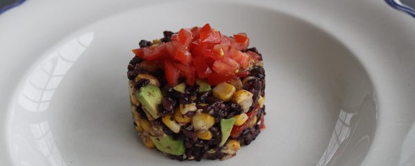 Salad with black rice, maize and avocado