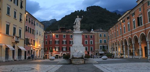 The contrasts of Carrara
