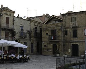 Vasto's Chiesa di San Pietro and the door to nowhere