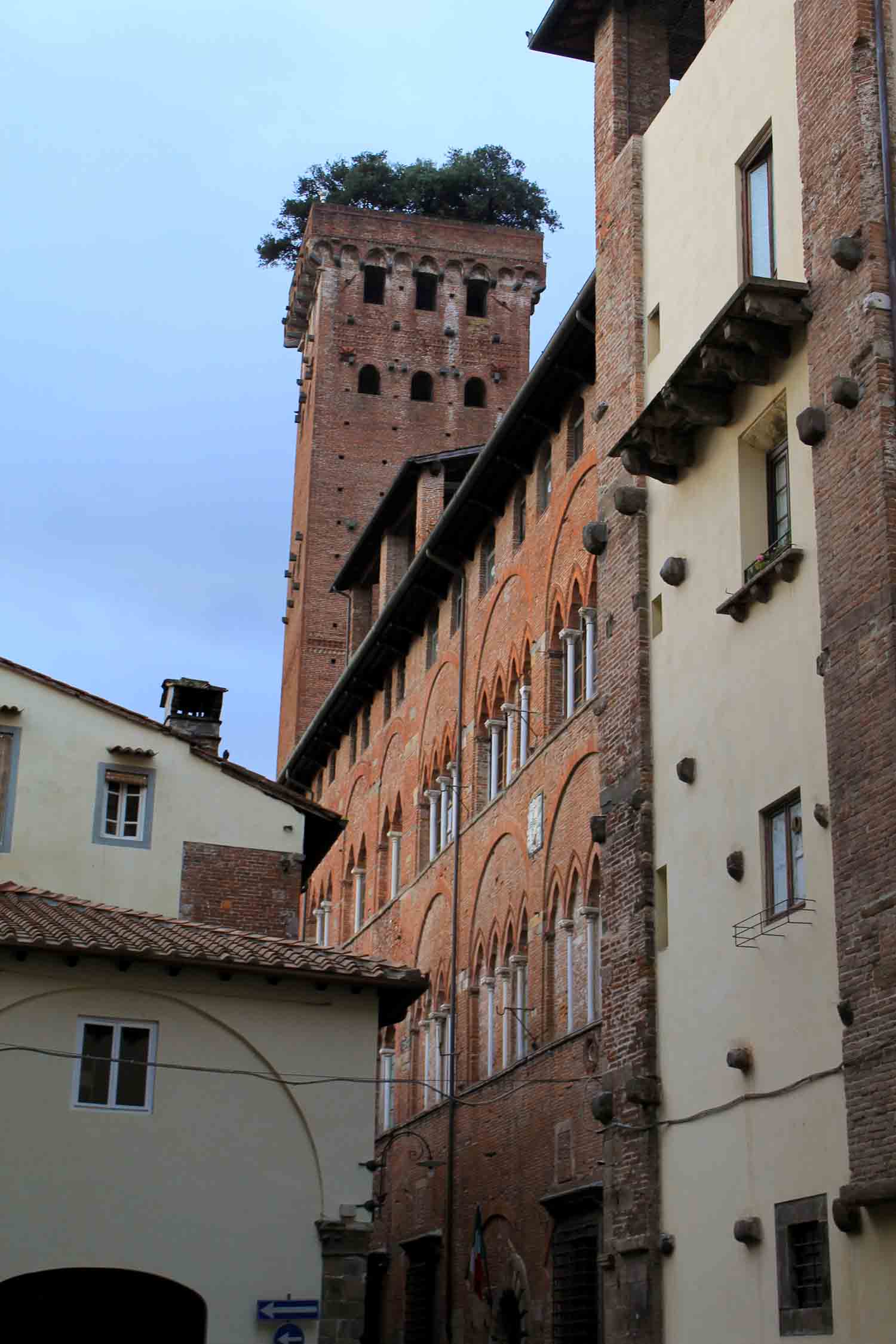 Giunigi Tower in Lucca