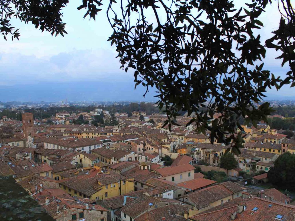 Stories and myth surrounding the Giunigi Tower in Lucca - Italian Notes