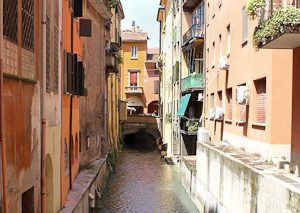 Bologna’s Hidden Canals - Italian Notes