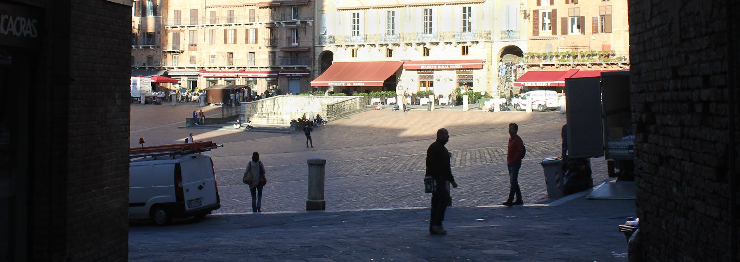 Piazza del Campo in Siena - Italian Notes