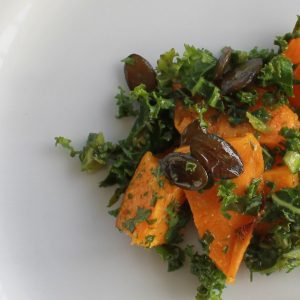 Kale salad with butternut squash - Italian Notes
