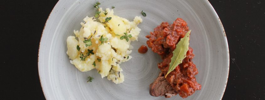 Pot roast with crushed potatoes - Italian Notes