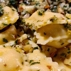Ravioli with goat cheese and hazelnuts - Italian Notes